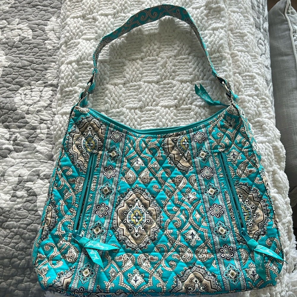 EUC Vera Bradley Lisa B shoulder handbag in Totally Turquoise.